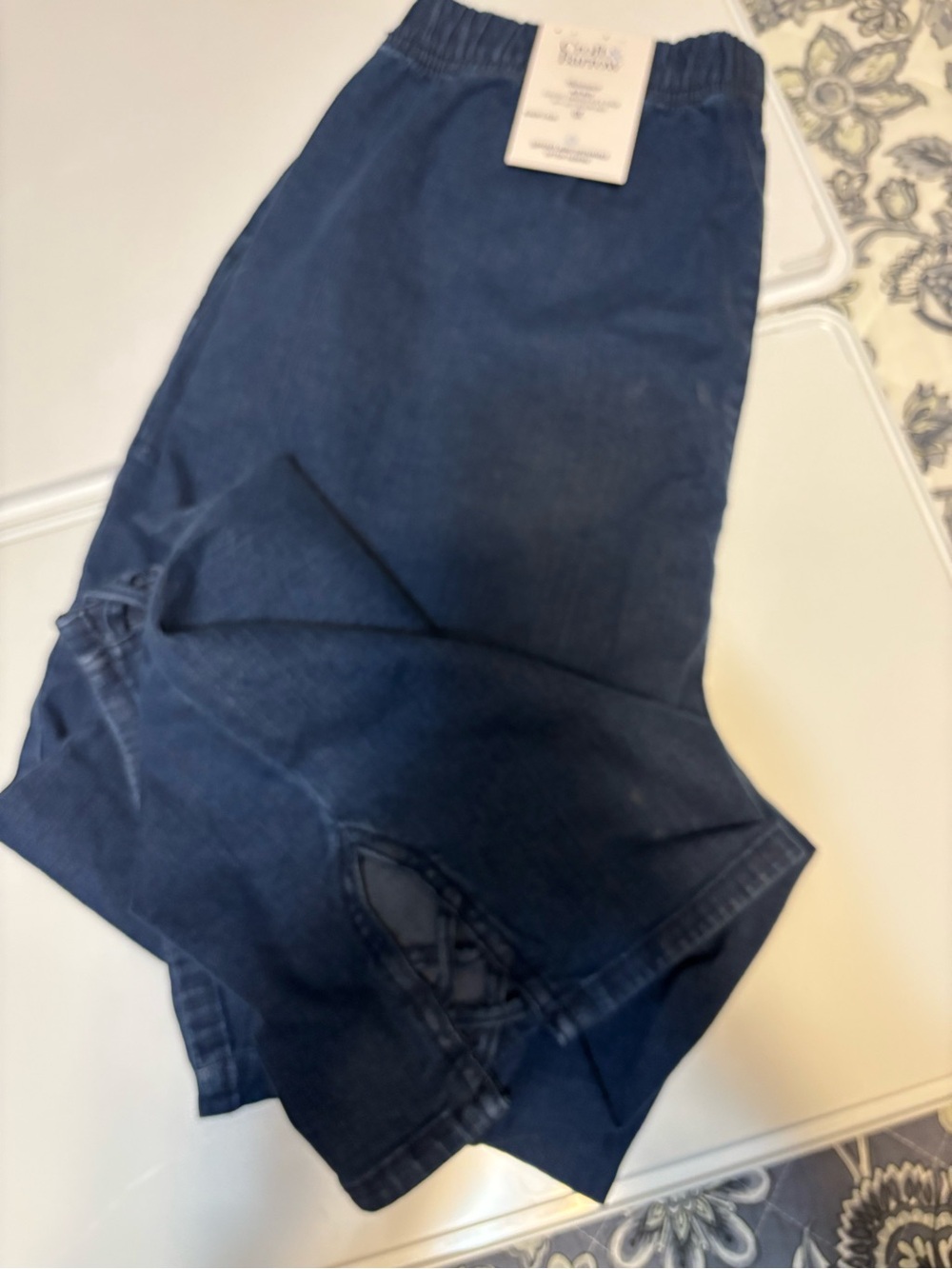 Women’s Dark Blue Elastic Waist Jeans - capris
